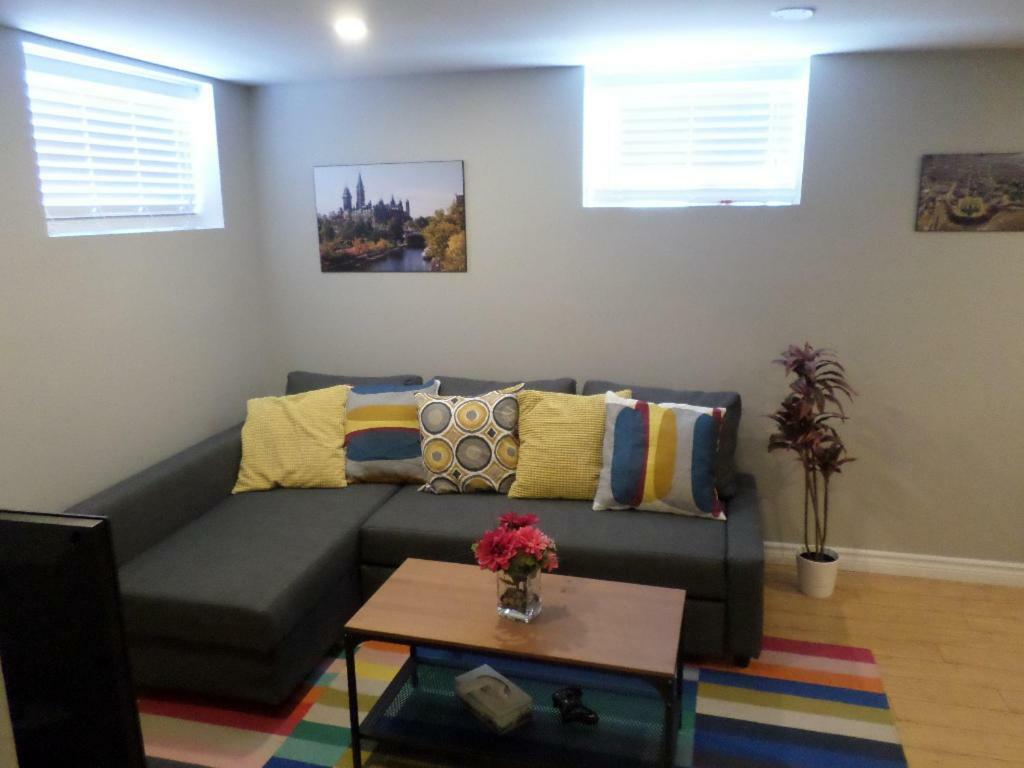Fantastic And Modern Downtown 1-Bed Basement Apt., Parking Wi-Fi And Netflix Included Ottawa Dış mekan fotoğraf
