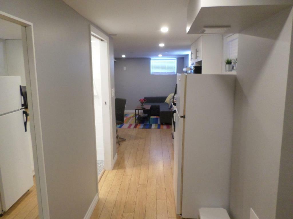Fantastic And Modern Downtown 1-Bed Basement Apt., Parking Wi-Fi And Netflix Included Ottawa Dış mekan fotoğraf